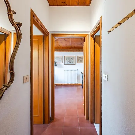 Cozy Rooftop Flat - Steps From The Sea - Ac And Wifi Apartmán