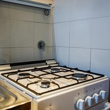 Cozy Rooftop Flat - Steps From The Sea - Ac And Wifi Appartement