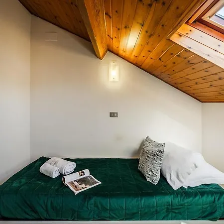 Cozy Rooftop Flat - Steps From The Sea - Ac And Wifi Lejlighed