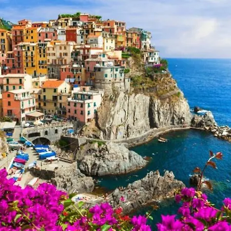 公寓 Cozy Rooftop Flat - Steps From The Sea - Ac And Wifi *