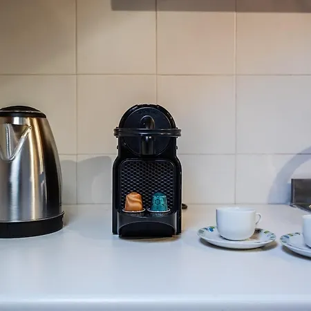 公寓 Cozy Rooftop Flat - Steps From The Sea - Ac And Wifi *