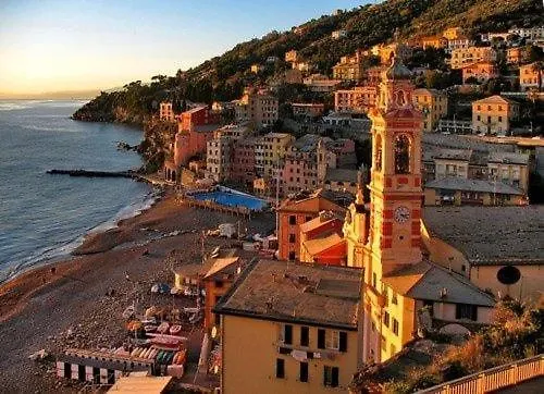 Apartman Cozy Rooftop Flat - Steps From The Sea - Ac And Wifi *