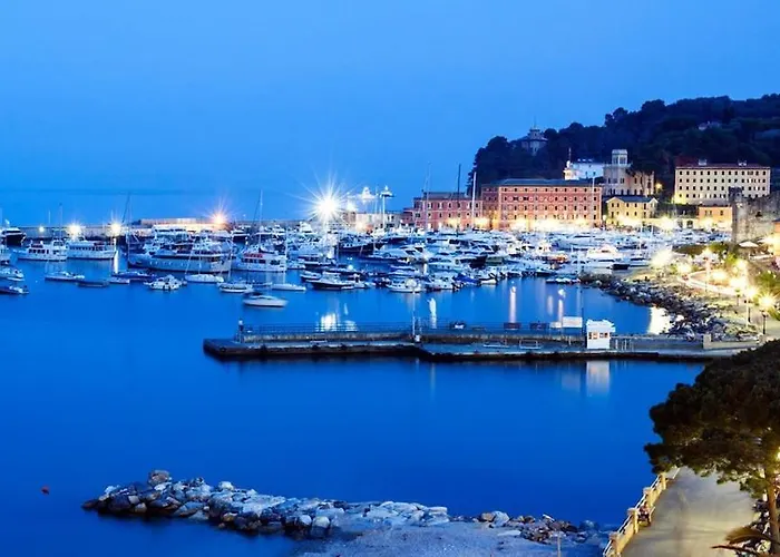 Cozy Rooftop Flat - Steps From The Sea - Ac And Wifi Apartamento Santa Margherita Ligure